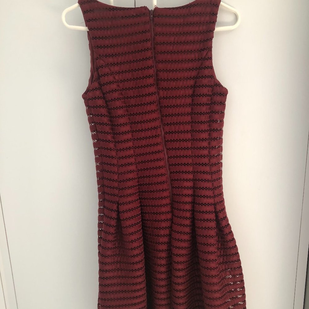 Ashley Graham Beyond Burgundy Dress Sleeveless Lace. Size 6. Wine Color View 3